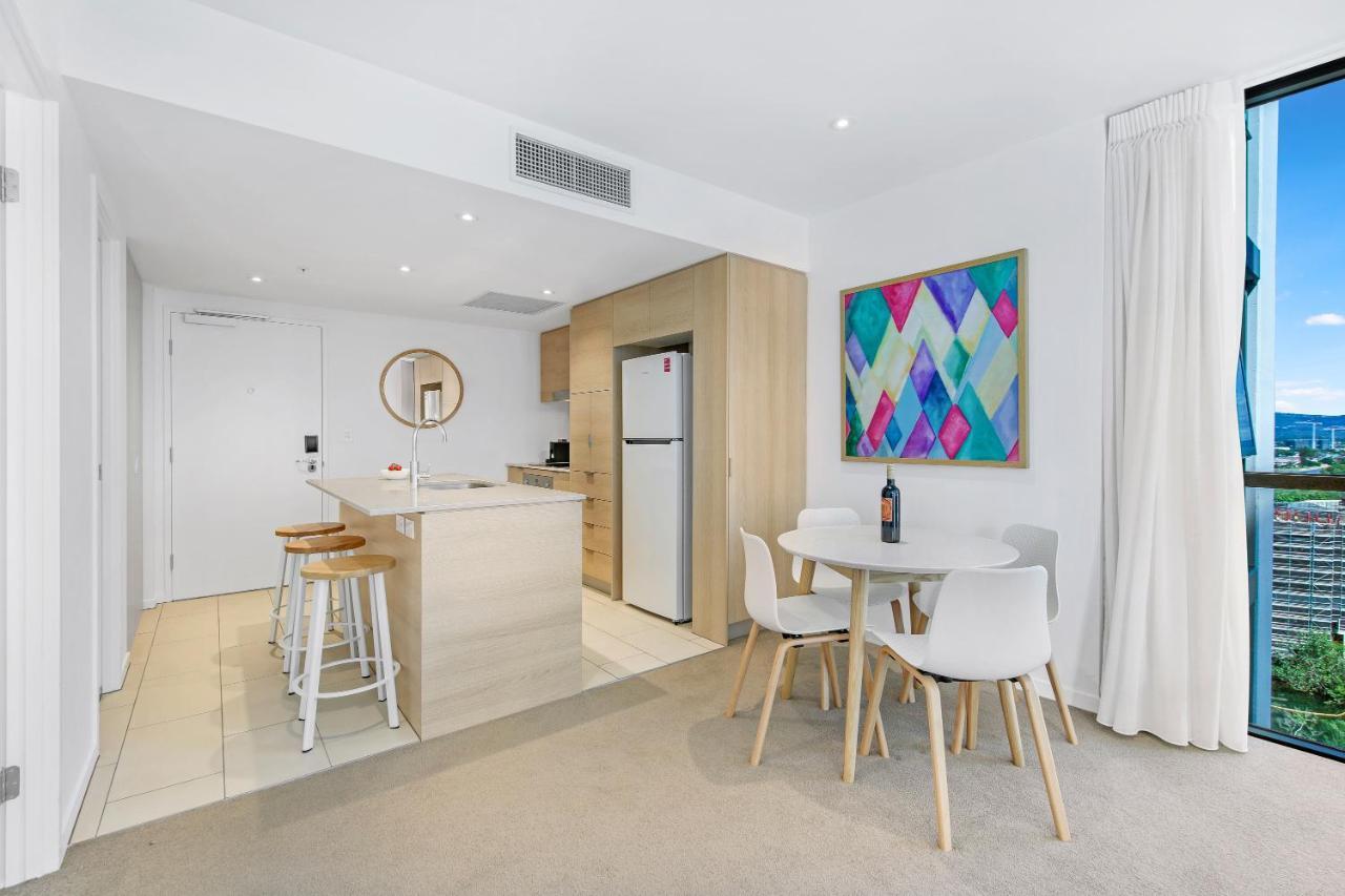 The Eureka Gold Coast Residence On Broadbeach Dış mekan fotoğraf